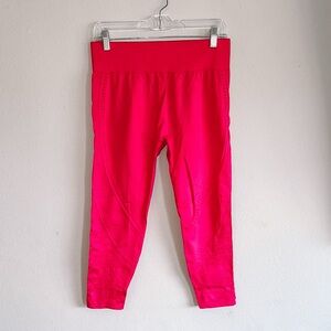 Fabletics Hot Pink High-Rise Cropped Leggings w/Eyelet Holes Large